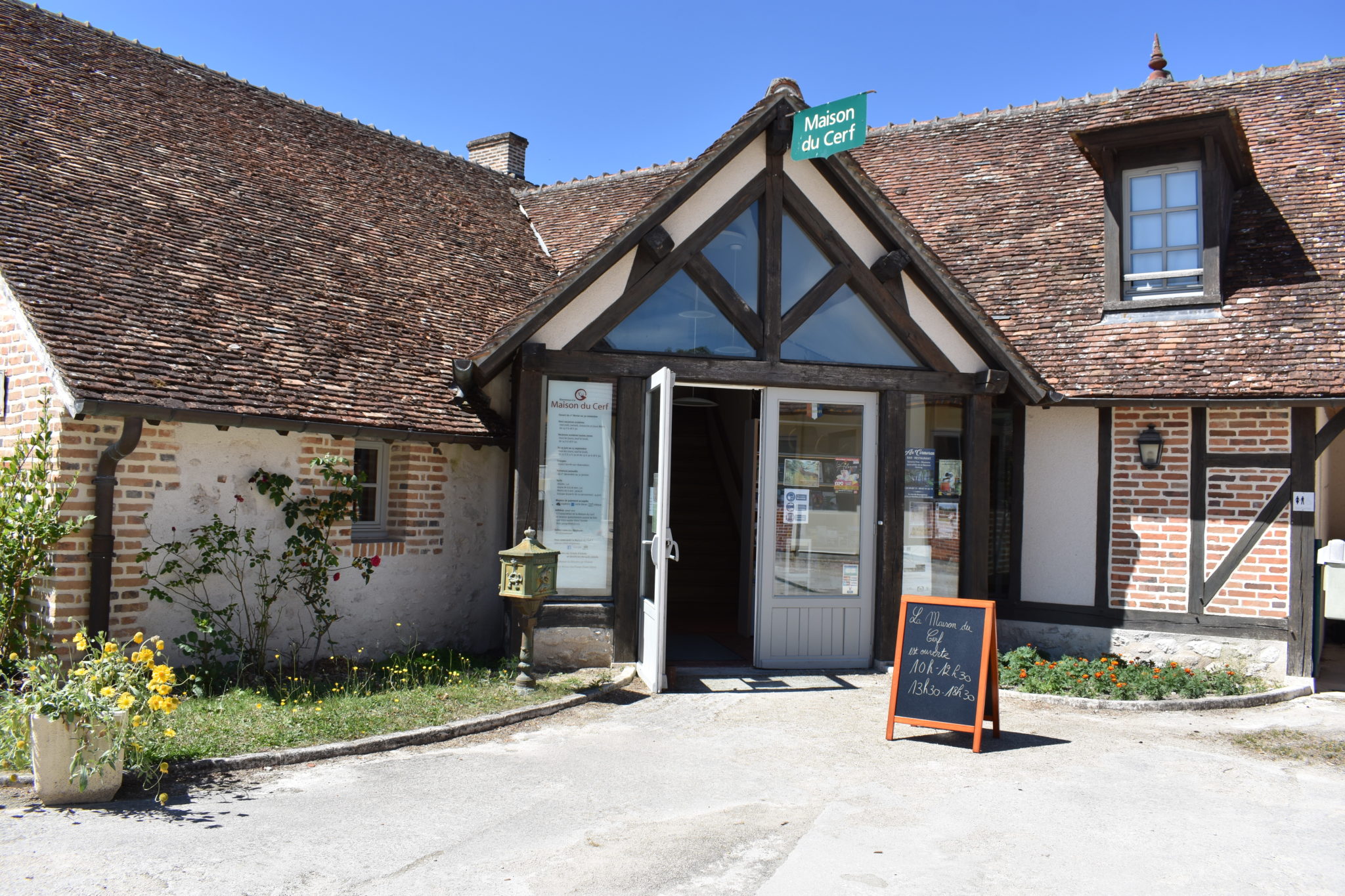 La Maison du Cerf  Villeny